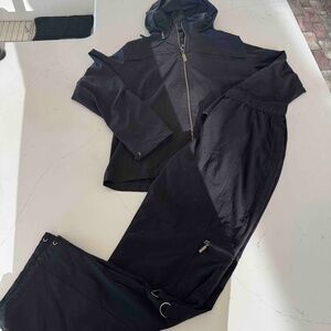 Zenergy by Chicos Zipfront Activewear Jacket and cargo pants Size 1, Black